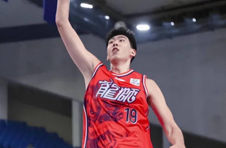 浙江队战胜广州队程帅澎获得26分李悦洲贡献15分徐昕取得10分7个篮板_CBA直播