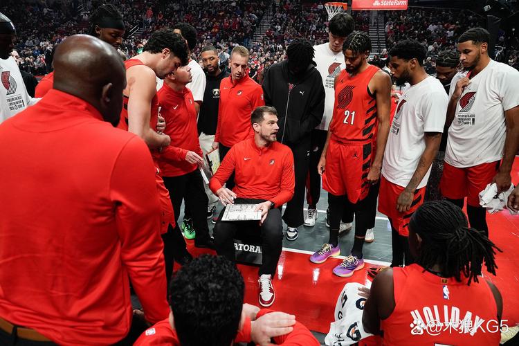 杨瀚森6分4板1帽2失误3犯规NBA常规赛开拓者12388奇才