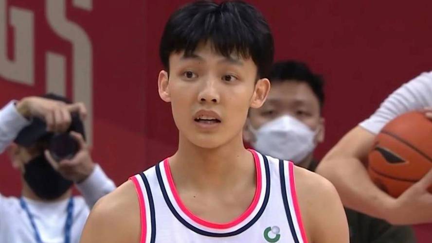 徐杰19分广东拒绝逆转，庞峥麟20分江苏男篮出淤泥而不染