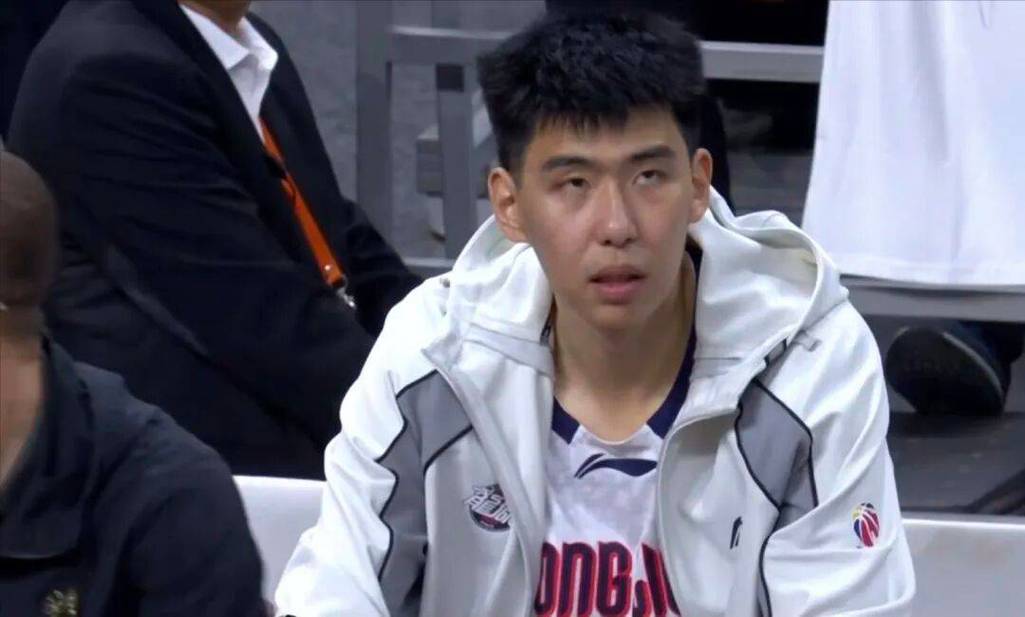 徐昕统治内线打脸老东家 球迷现场高呼“杜锋下课”