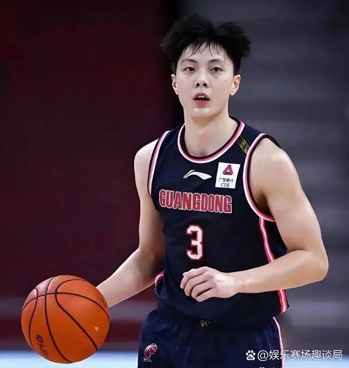 胡明轩再立功！广东男篮力克广州：2-1进八强