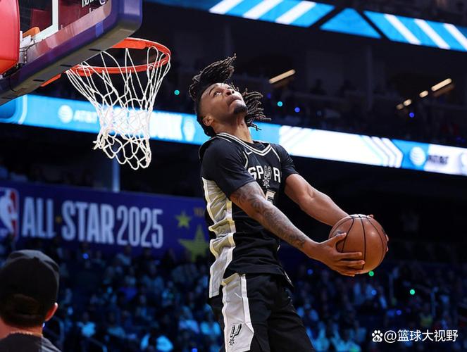 卡斯尔：爱德华兹提前过来祝贺很有风度