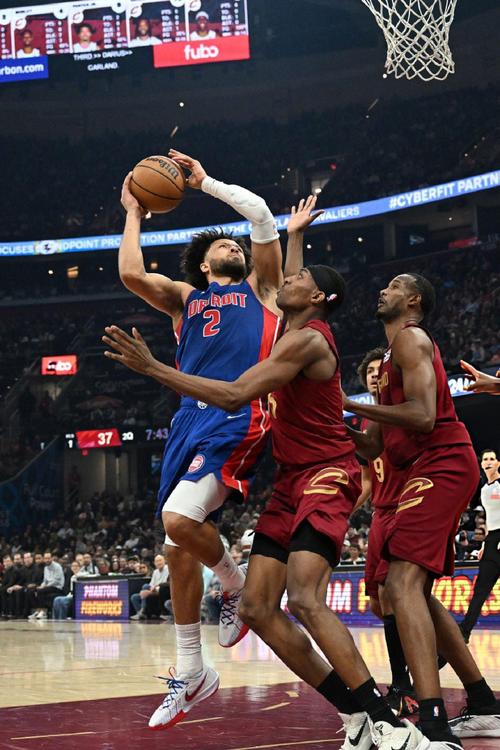 活塞客胜骑士逼出抢七！米切尔狂铁 活塞替补发威
