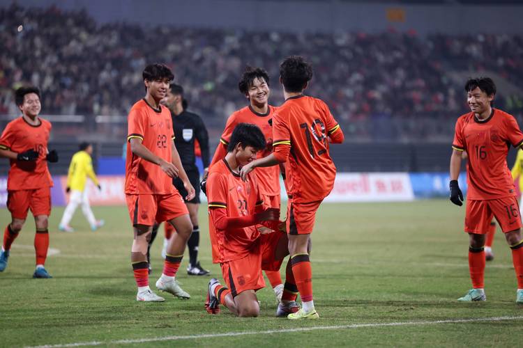 【U17亚洲杯】中国队连追2球！2比3不敌日本无缘冠军